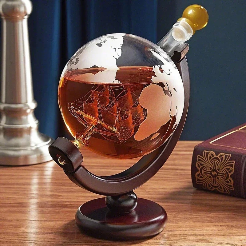 Decanter Globe Set - ชุดขวดเหล้ารูปโลกสุดสร้างสรรค์ของ1L พร้อมเหยือกน้ำปราศจากสารตะกั่วขาตั้งทำจากไม้และวิสกี้2แก้ว